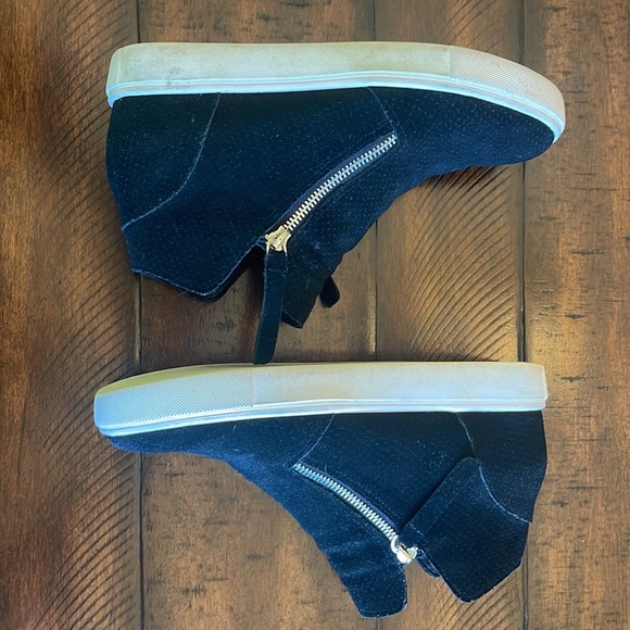 Steve Madden Caliber Suede Hidden Wedge Sneakers Dual Zip - Picture 6 of 7